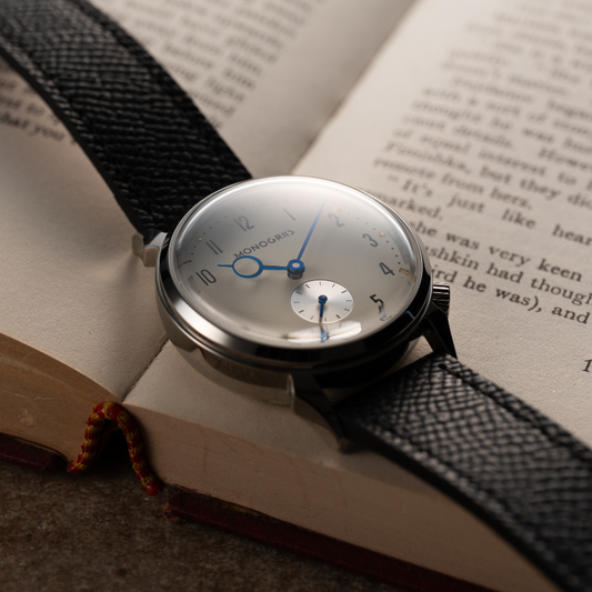 MONOGRIIS RESTA R50-001 36mm 自動巻き腕時計 アイボリー文字盤とブラック文字盤