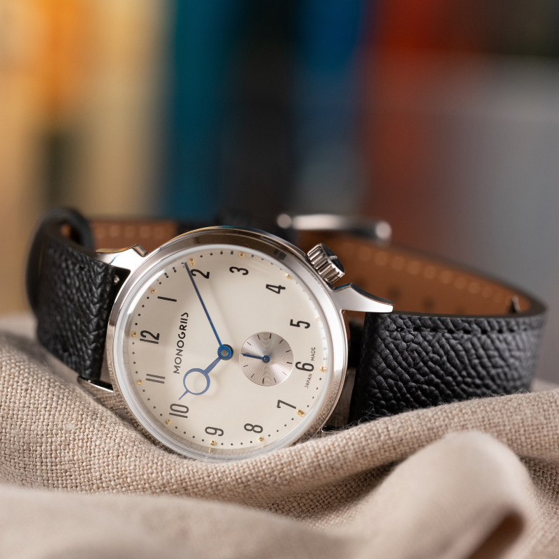 【Now Available for Pre-Order / Shipping Scheduled for Late June】 RESTA R50-001 Automatic Small Seconds Watch – 36mm Ivory Dial, Blue Hands, High-Domed Sapphire Crystal