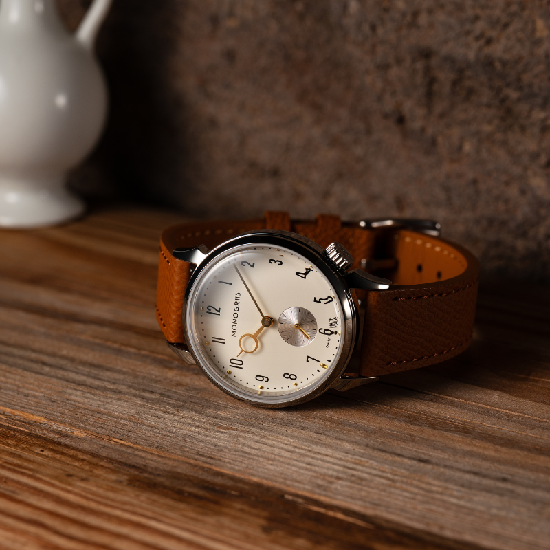 【Now Available for Pre-Order / Shipping Scheduled for Late June】 RESTA R50-001 Automatic Small Seconds Watch – 36mm Ivory Dial, Gold Hands, High-Domed Sapphire Crystal