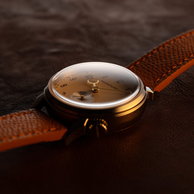 【Now Available for Pre-Order / Shipping Scheduled for Late June】 RESTA R50-001 Automatic Small Seconds Watch – 36mm Ivory Dial, Gold Hands, High-Domed Sapphire Crystal