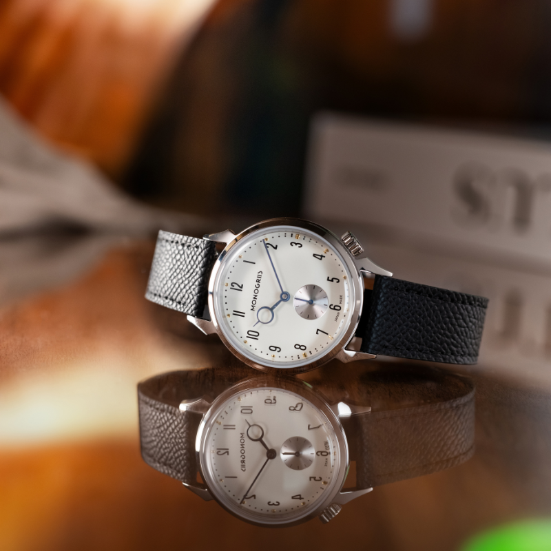 【Now Available for Pre-Order / Shipping Scheduled for Late June】 RESTA R50-001 Automatic Small Seconds Watch – 36mm Ivory Dial, Blue Hands, High-Domed Sapphire Crystal