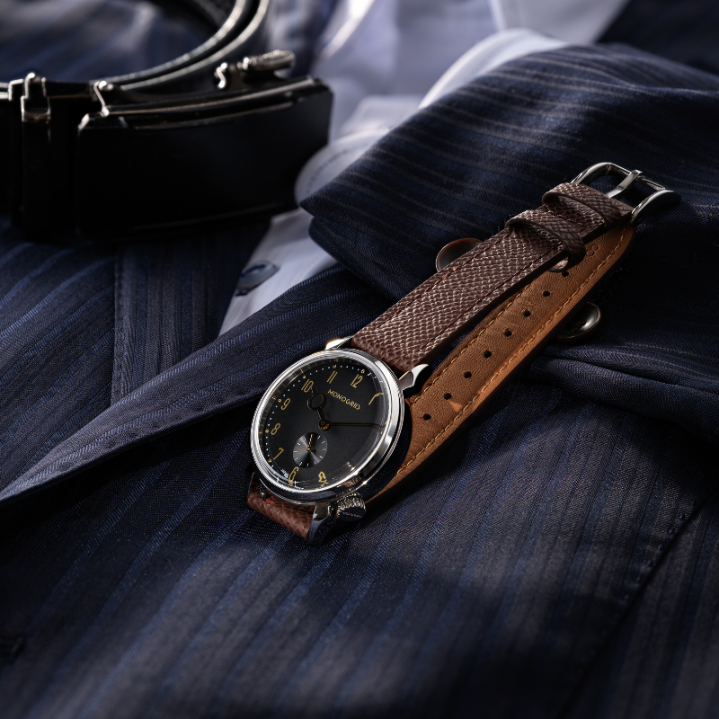 【Now Available for Pre-Order / Shipping Scheduled for Late June】 RESTA R50-001 Automatic Small Seconds Watch – 36mm Black Dial, Gold Hands, High-Domed Sapphire Crystal