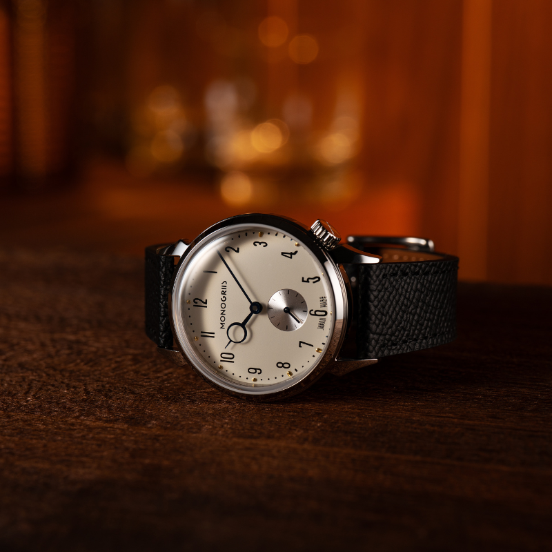 【Now Available for Pre-Order / Shipping Scheduled for Late June】 RESTA R50-001 Automatic Small Seconds Watch – 36mm Ivory Dial, Blue Hands, High-Domed Sapphire Crystal