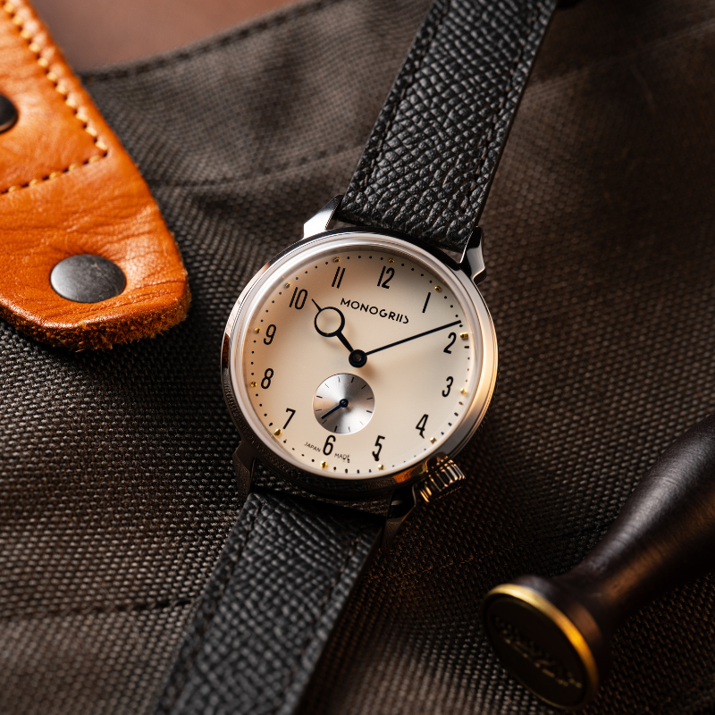 【Now Available for Pre-Order / Shipping Scheduled for Late June】 RESTA R50-001 Automatic Small Seconds Watch – 36mm Ivory Dial, Blue Hands, High-Domed Sapphire Crystal