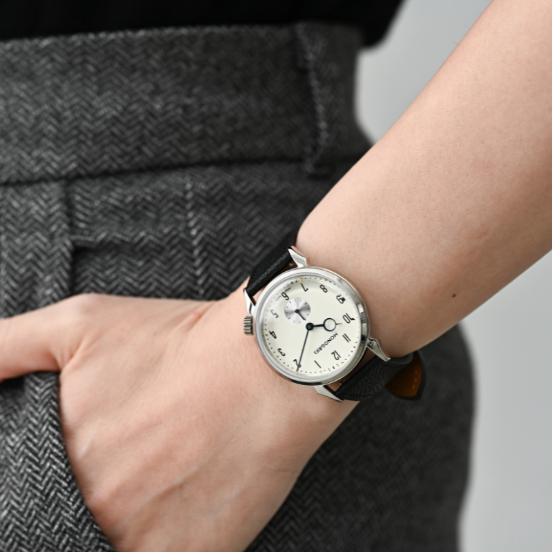 【Now Available for Pre-Order / Shipping Scheduled for Late June】 RESTA R50-001 Automatic Small Seconds Watch – 36mm Ivory Dial, Blue Hands, High-Domed Sapphire Crystal