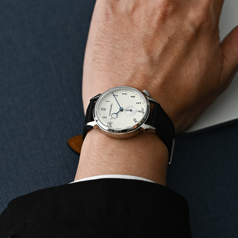 【Now Available for Pre-Order / Shipping Scheduled for Late June】 RESTA R50-001 Automatic Small Seconds Watch – 36mm Ivory Dial, Blue Hands, High-Domed Sapphire Crystal